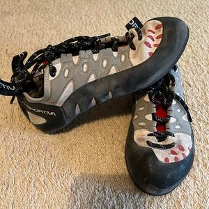 La Sportiva Tarantulace climbing shoes